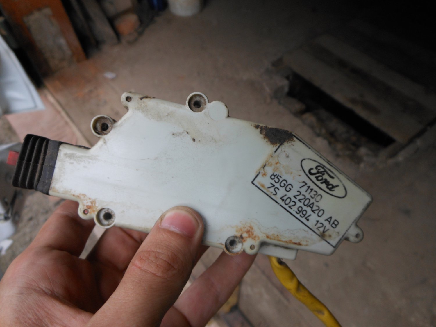 Ford 85gg-220a20-ab