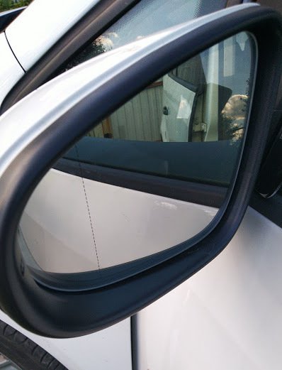 Зеркало полностью собрано и установлено на свое место