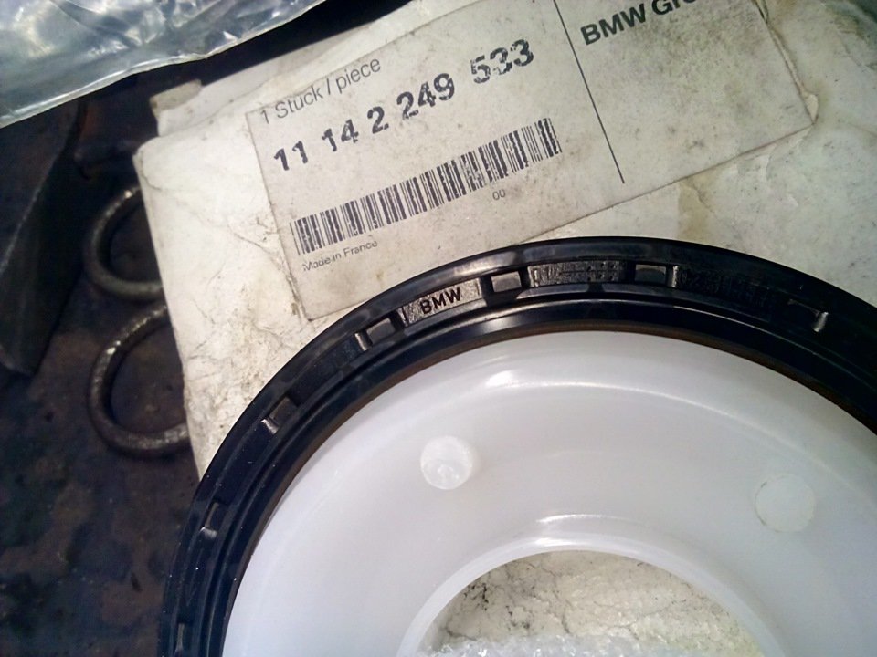 Сальник коленвала BMW Genuine